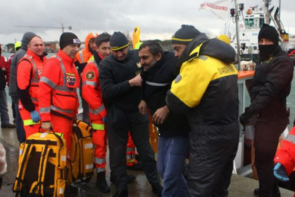 Yanan gemiden kurtarılan Türk&#039;ten şaşırtan sözler