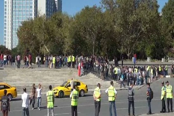 Gezi Parkı kapatıldı