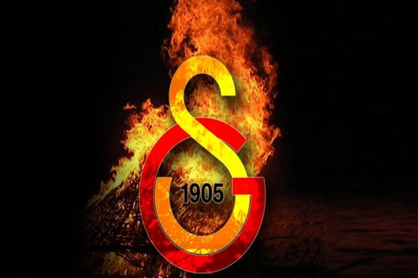 Galatasaray&#039;da büyük deprem!