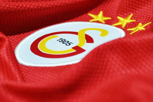 Galatasaray&#039;da iki yıldıza af geldi