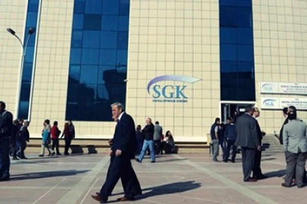SGK kadınlar tuvaletinde skandal!