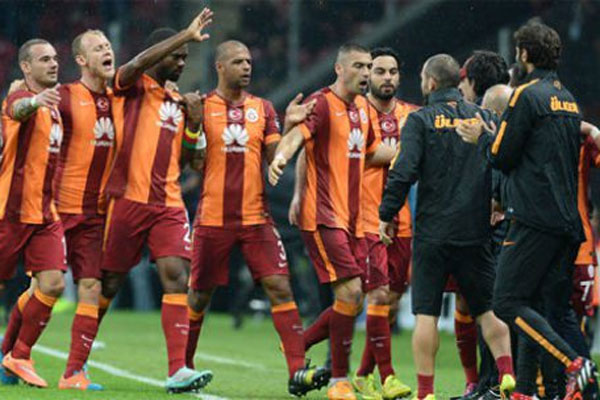 Galatasaray Sivasspor&#039;dan 3 puanı kendi evinde kaptı