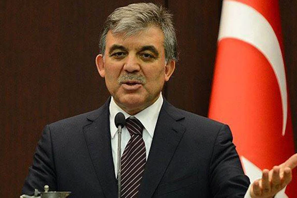 Abdullah Gül sahaya iniyor