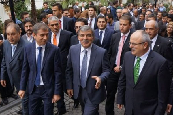 Abdullah Gül'e Sultanahmet'te yoğun ilgi