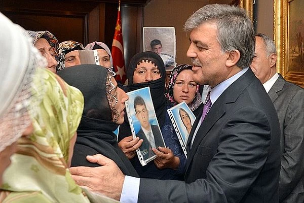 Cumhurbaşkın Gül, çocukları kaçırılan ailelerle görüştü