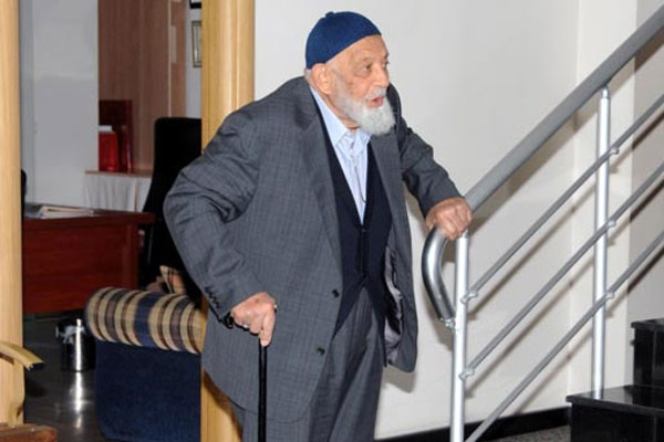 Abdullah Gül&#039;ün babası 88 yaşında halen çalışıyor