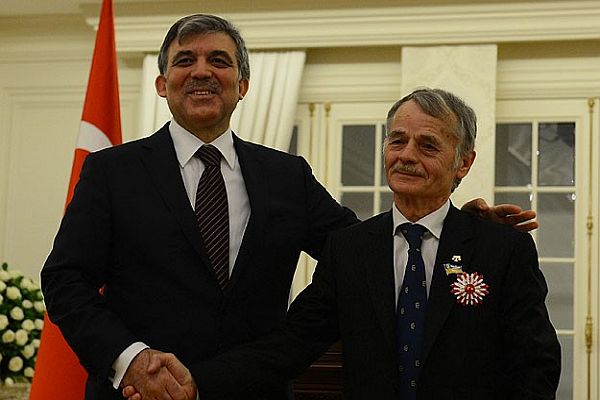 Gül'den, Kırımoğlu'na Cumhuriyet Nişanı