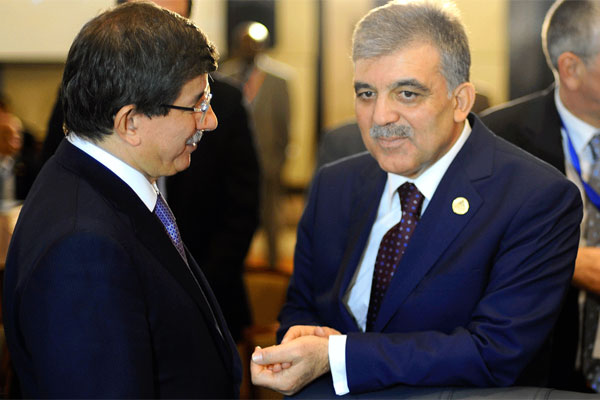 Abdullah Gül&#039;den Ahmet Davutoğlu&#039;na tebrik