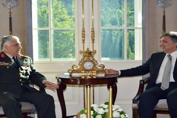 Abdullah Gül ve Özel görüşmesi sona erdi