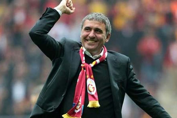 Galatasaray'ın efsanesi Hagi İzmir'e geliyor