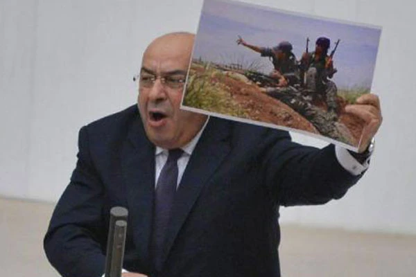 Hasip Kaplan sinirden kendini kaybetti
