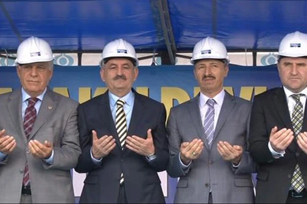 Akıllı Hastane'nin temelini bakan Müezzinoğlu attı