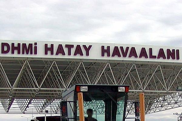 Hatay Havaalanı&#039;nda bomba ihbarı