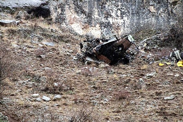 Vietnam&#039;da askeri helikopter düştü