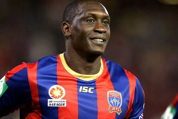 Heskey Bolton ile imzaladı