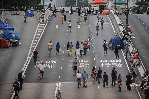 Hong Kong&#039;da protestocularla yapılacak görüşmeler iptal