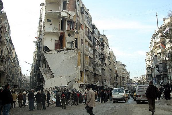 Hama&#039;da bomba yüklü aracı infilak etti, 34 ölü