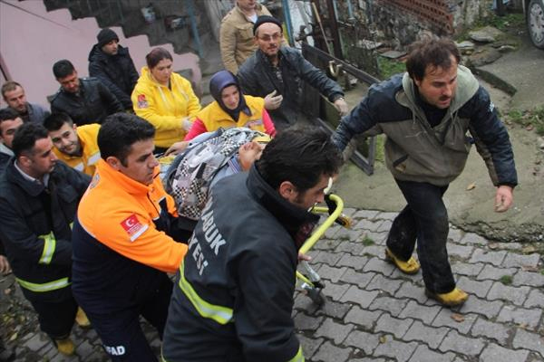 2 işçi göçük altında kaldı