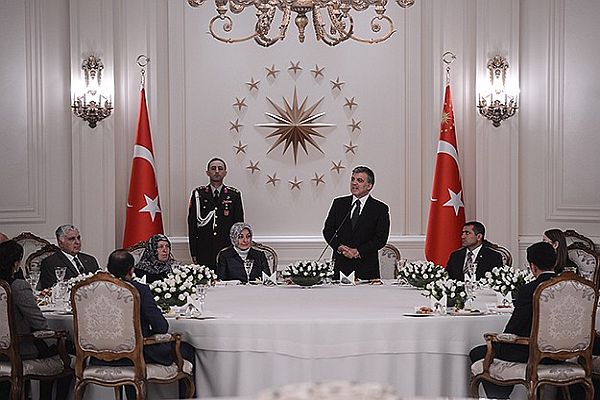 Cumhurbaşkanı Gül&#039;den şehit aileleri ve gazilere iftar