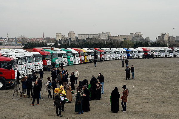 229 yardım TIR&#039;ı Suriye yolunda