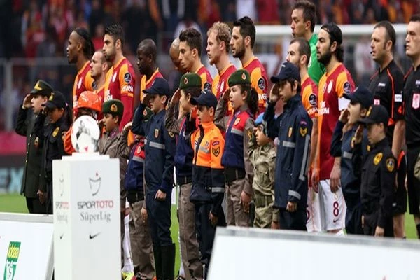İki ismin bileti kesildi