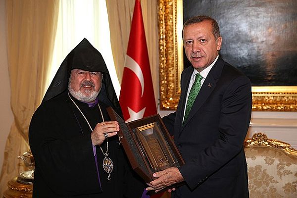 Erdoğan Ermeni Patrik Vekili Ateşyan&#039;ı kabul etti