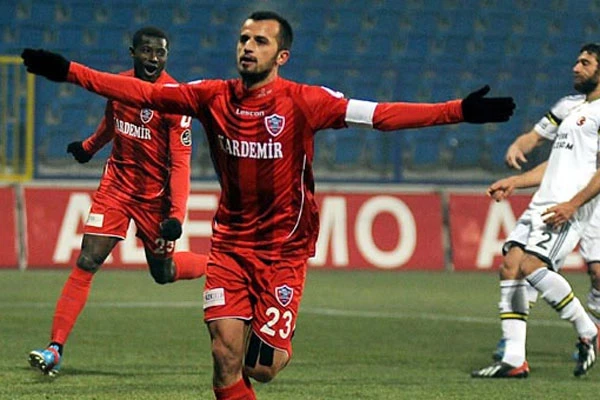 İlhan Parlak'ın yeni takımı belli oldu