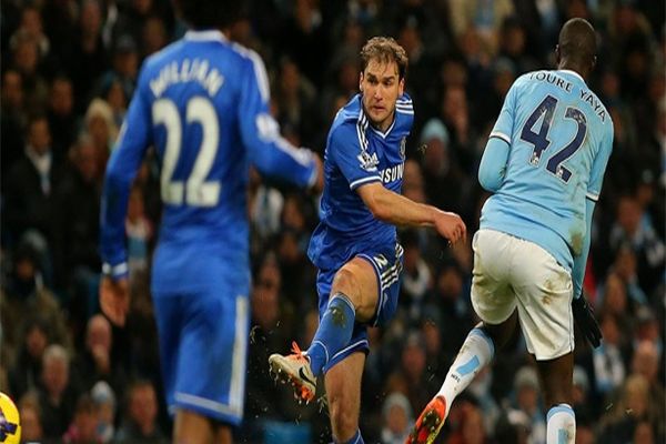 Manchester City&#039;ye Chelsea darbesi