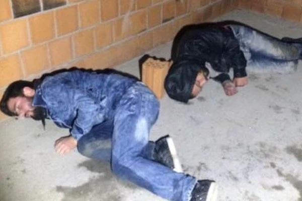 İnşaatta baygın halde bulundular