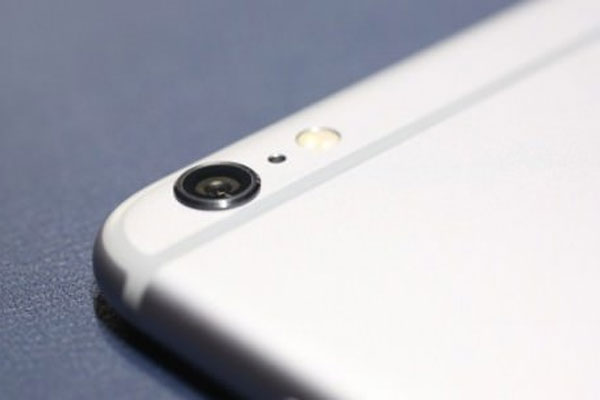 iPhone 6 Plus&#039;lar da şimdi de kamera sorunu çıktı