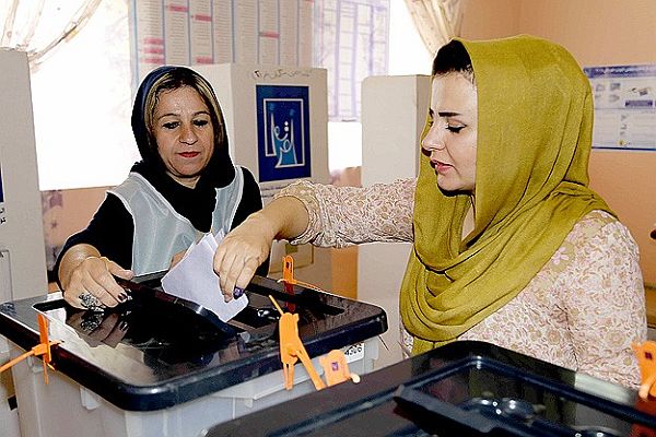 Irak&#039;ta halk sandık başında