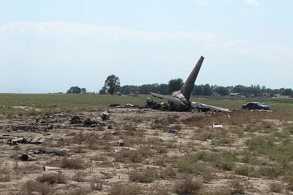 İran&#039;da yolcu uçağı düştü, 40 ölü