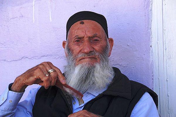 107 yaşındaki İsa Cengiz, bir asırdır orucunu aksatmadan tutuyor