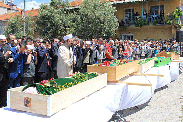 11 işçi toprağa verildi