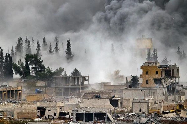 IŞİD Kobani'den vazgeçmiyor