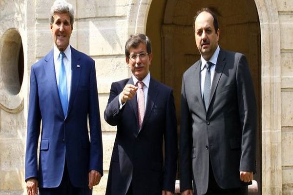 İsrail, John Kerry&#039;e ateş püskürdü