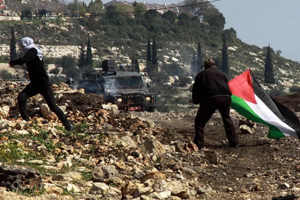 İsrail askerleri Filistinlilere ateş açtı