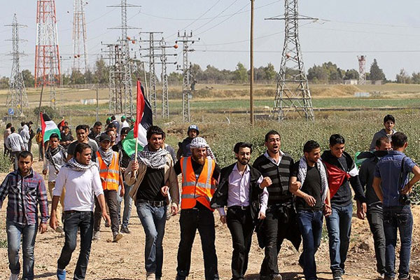 Gazzeli gençler İsrail&#039;i protesto etti