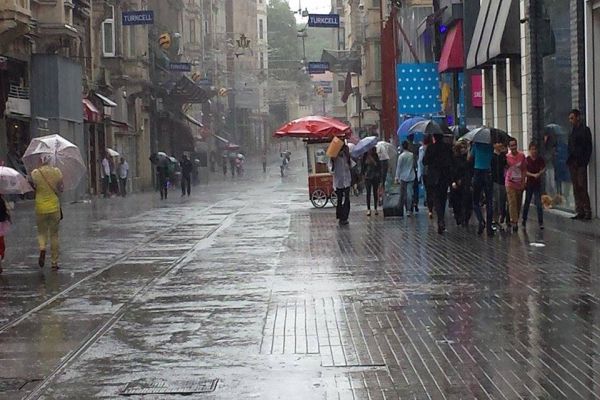 Meteoroloji uyardı! İstanbullular bugüne dikkat