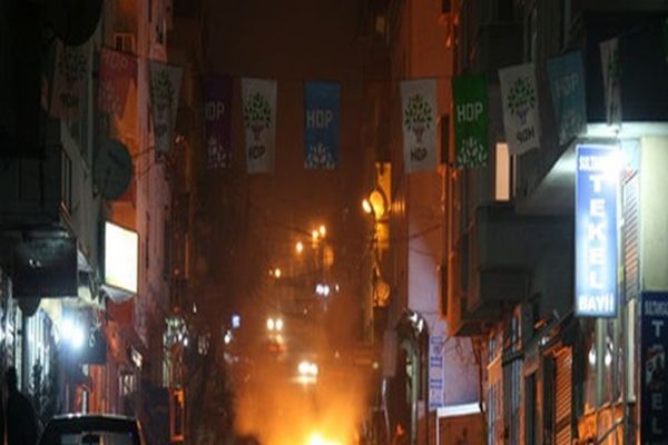 İstanbul&#039;un 3 ilçesinde Öcalan eylemi