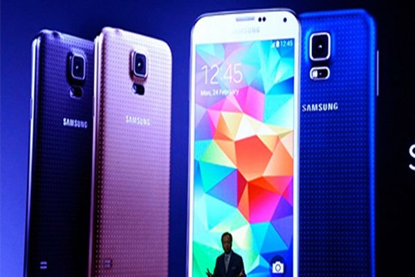 İşte Samsung&#039;un merakla beklenen telefonu