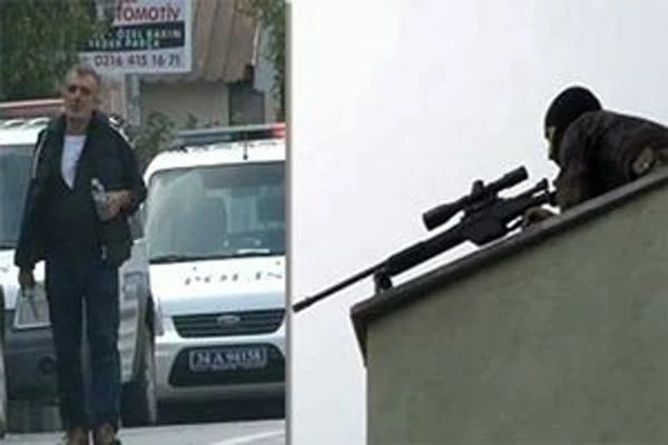 Polisin silahını alan bir kişi dehşet saçtı