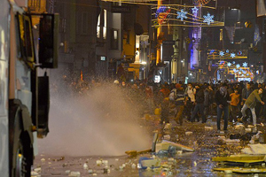 Ankara ve Taksim'de izinsiz gösteriye müdahale