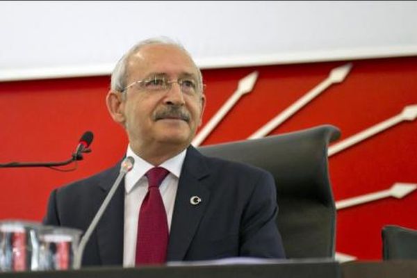 Kılıçdaroğlu, Dibek&#039;in istifa dilekçesini neden yırttı