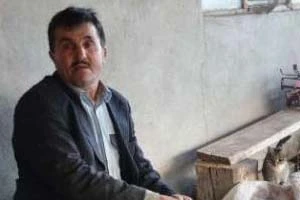 Bu adam köyde tek başına yaşıyor
