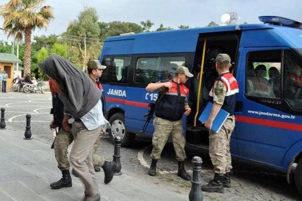 Sınırda kaçakçılık operasyonu, 24 gözaltı