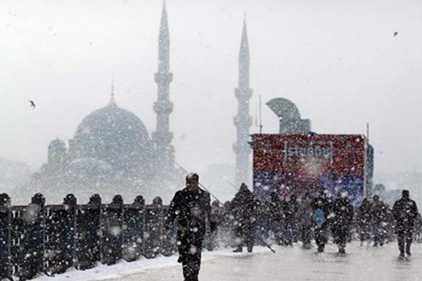 İstanbul&#039;a kar yeniden geliyor