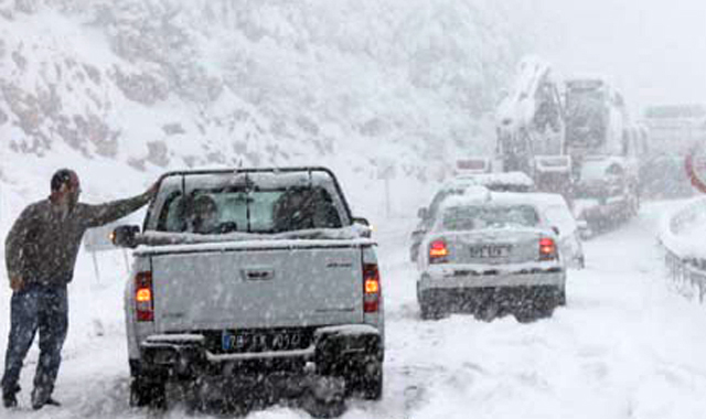 Meteoroloji&#039;den kar alarmı! Okulları tatil ettirdi