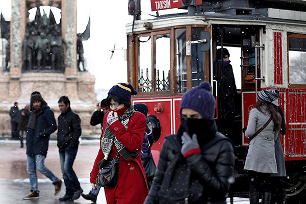 İstanbul&#039;da kar yağışının bu gece sona ermesi bekleniyor