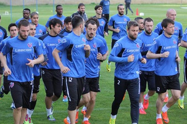 Karabükspor Fenerbahçe&#039;ye hazırlanıyor